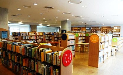 ちゅうおうとしょかん　しらべるほんコーナー